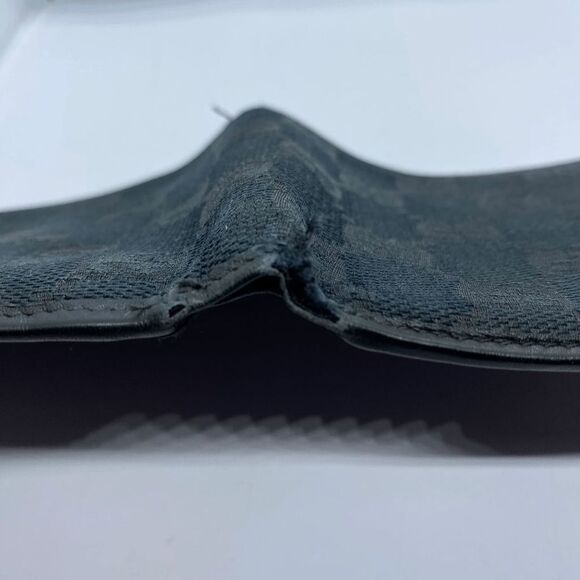 Authentic Gucci Black Canvas & Leather Bifold Wallet **FLAWS** - Picture 4 of 12